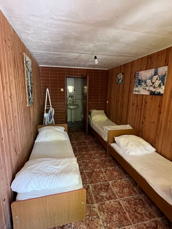 Трёхместный номер с удобствами N4