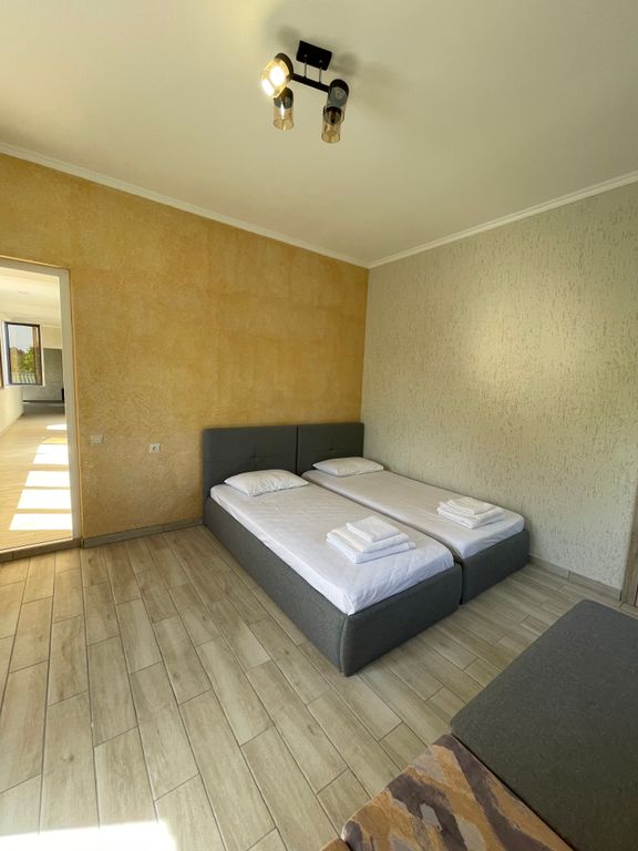 Двухместный номер с 2 отдельными кроватями +диван-кровать