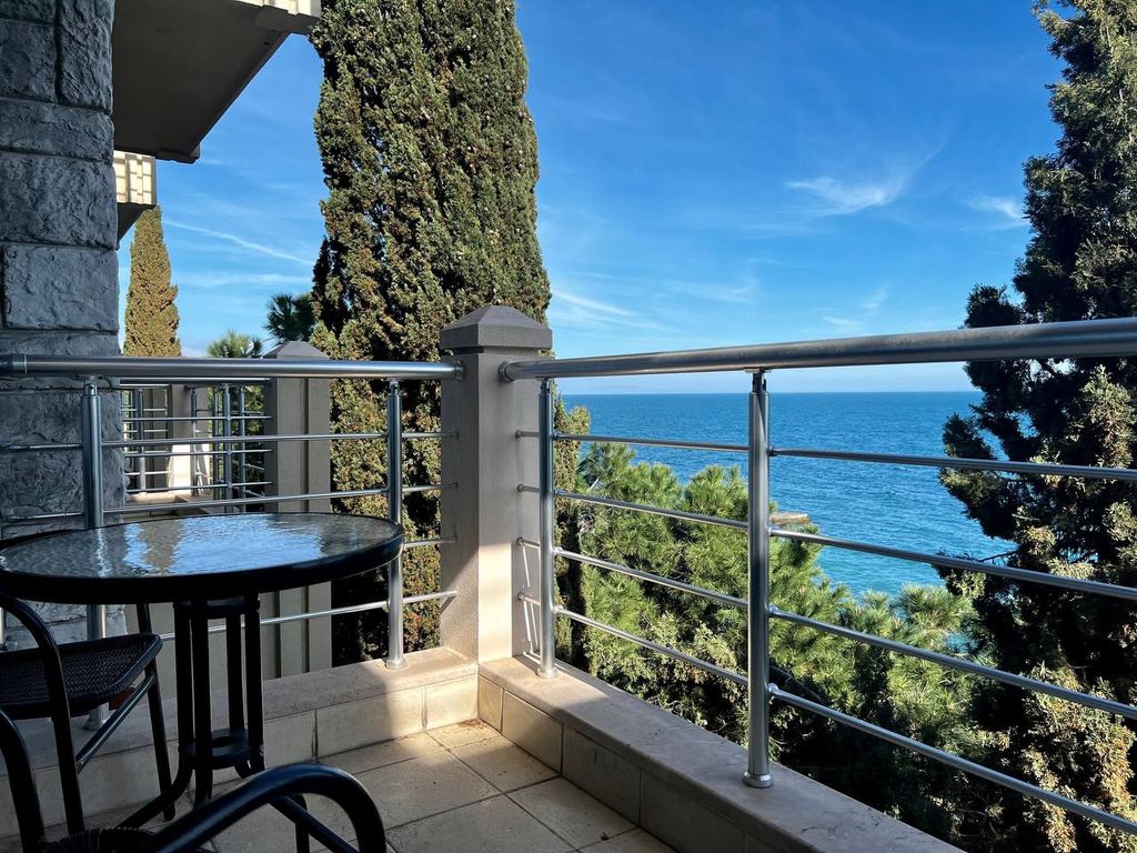 Четырёхместный улучшенный с видом на море