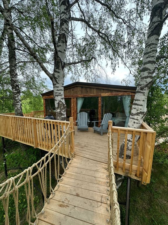 Дом на дереве с горячей купелью на 2 человек