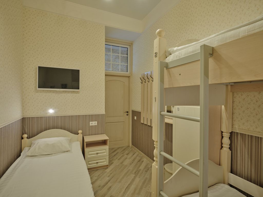 Трёхместный номер № 4