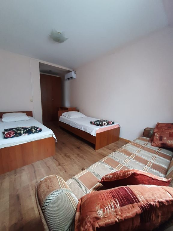 Четырёхместный номер люкс с видом на горы