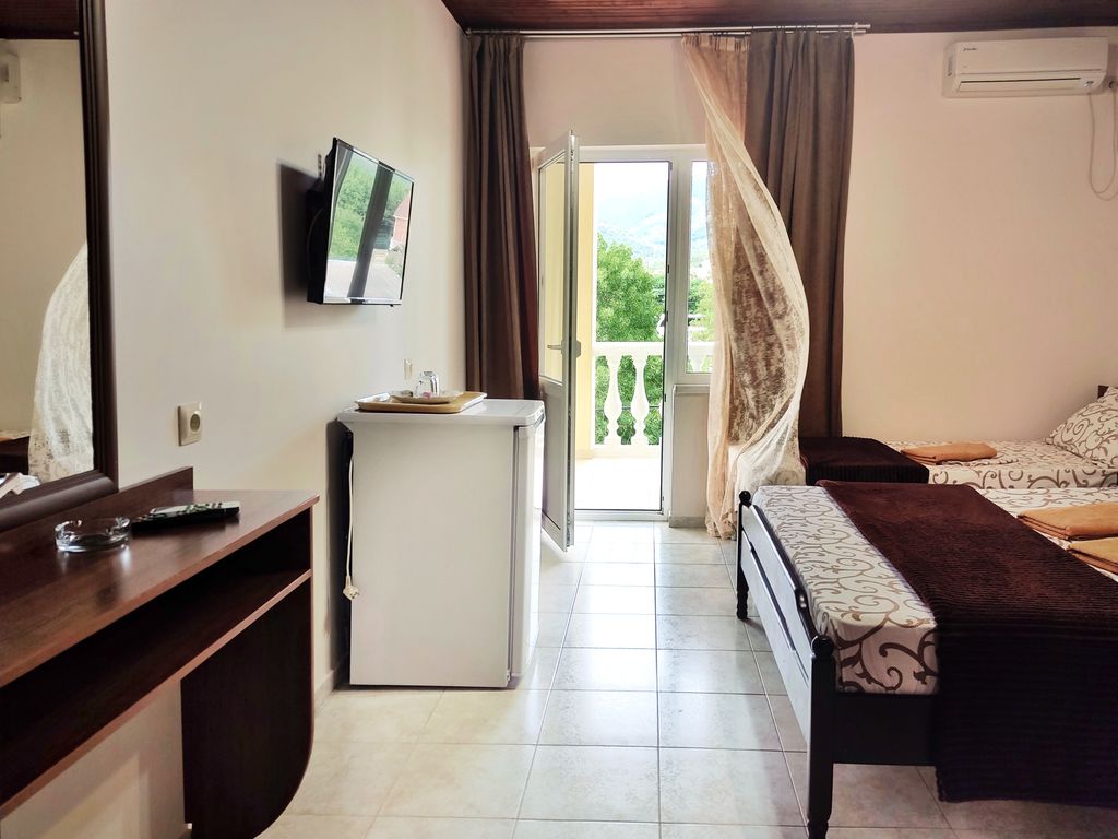 Семейный номер с удобствами и балконом