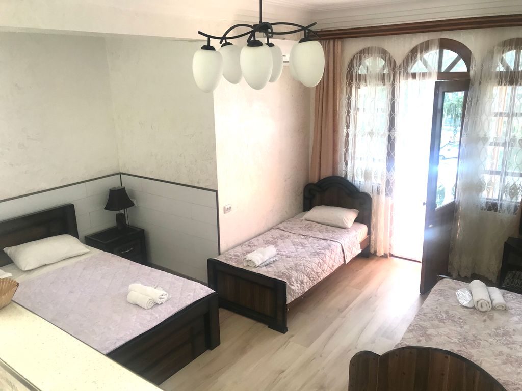 Четырёхместный номер с балконом