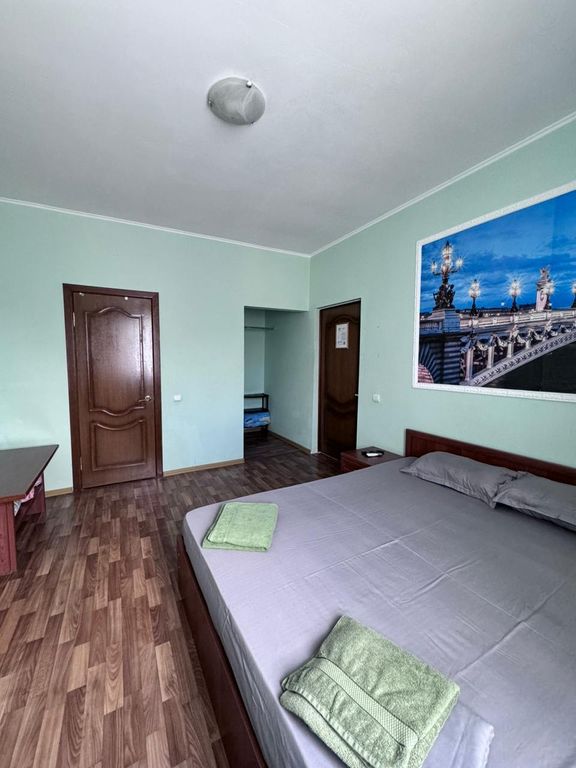 Трёхместный номер стандарт с видом на горы