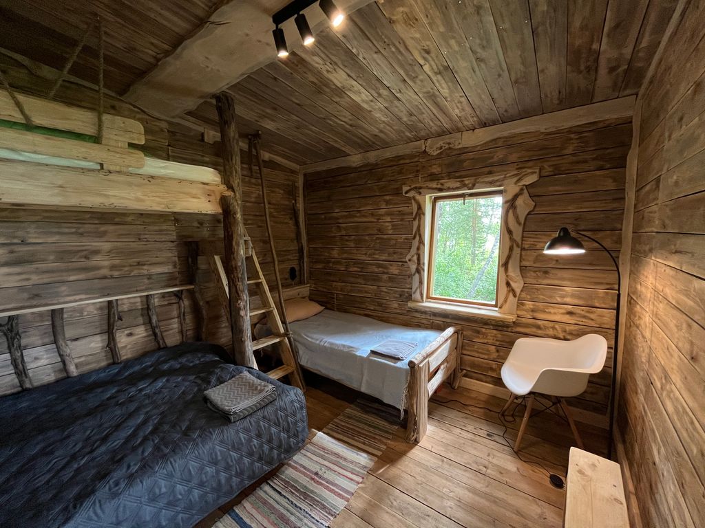 Дом на озере