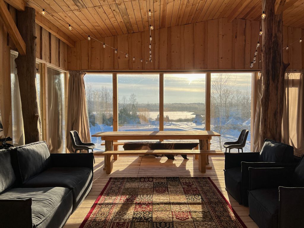 Дом С баром