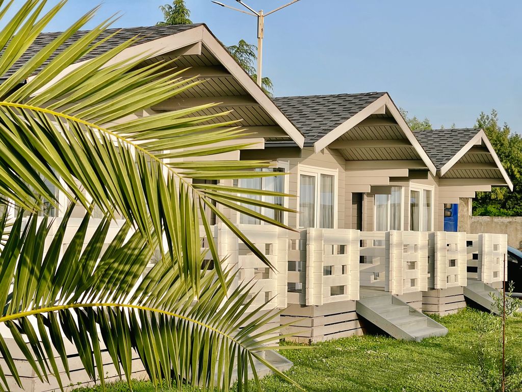 Дом вид на бассейн