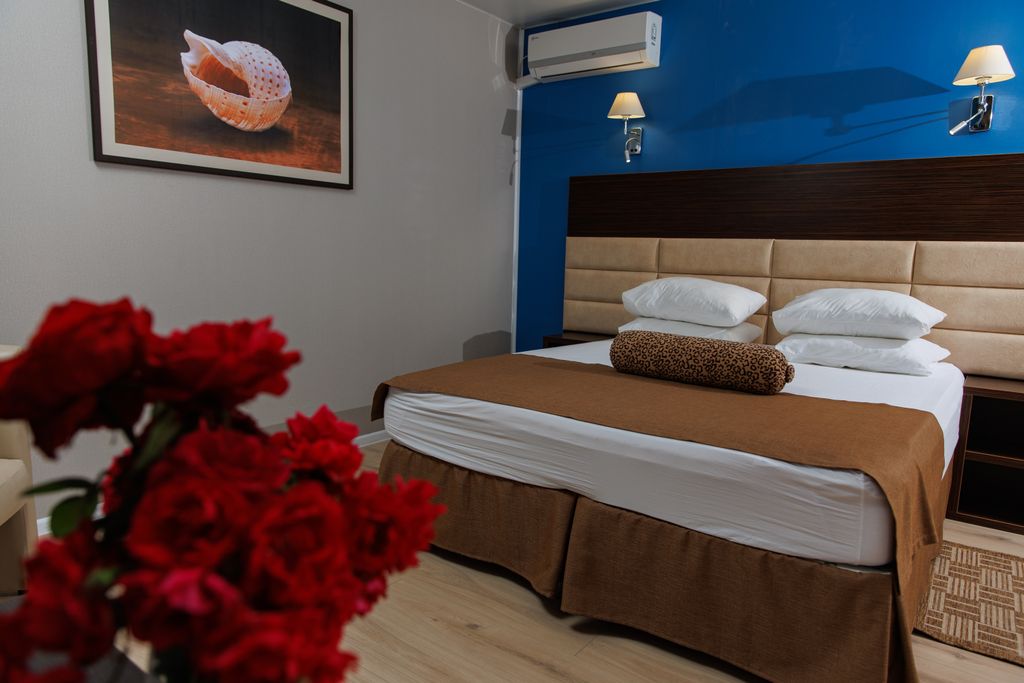 Четырёхместный номер люкс с видом на море