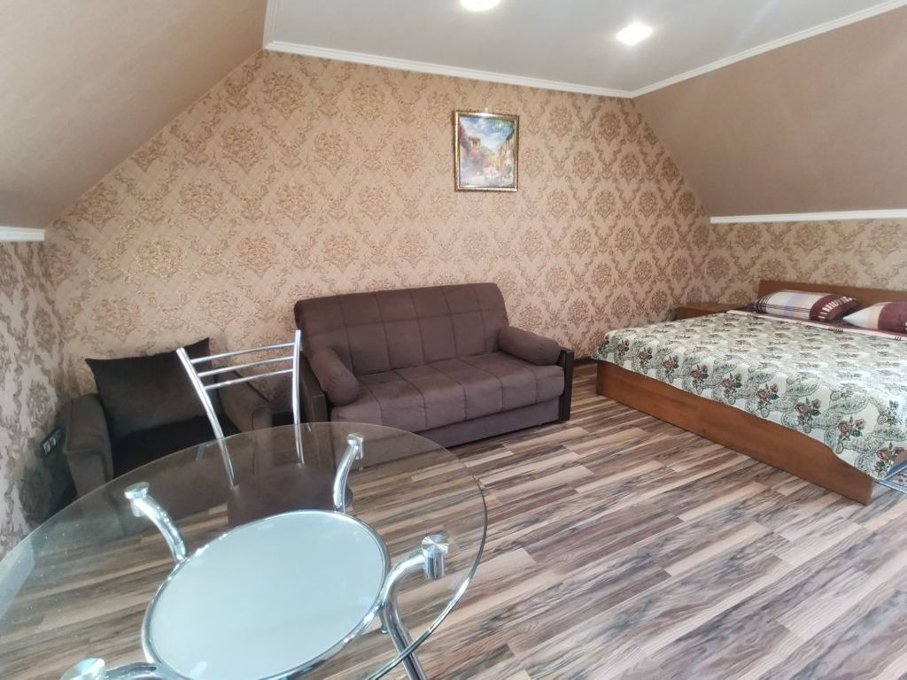 Четырёхместный номер люкс с видом на горы