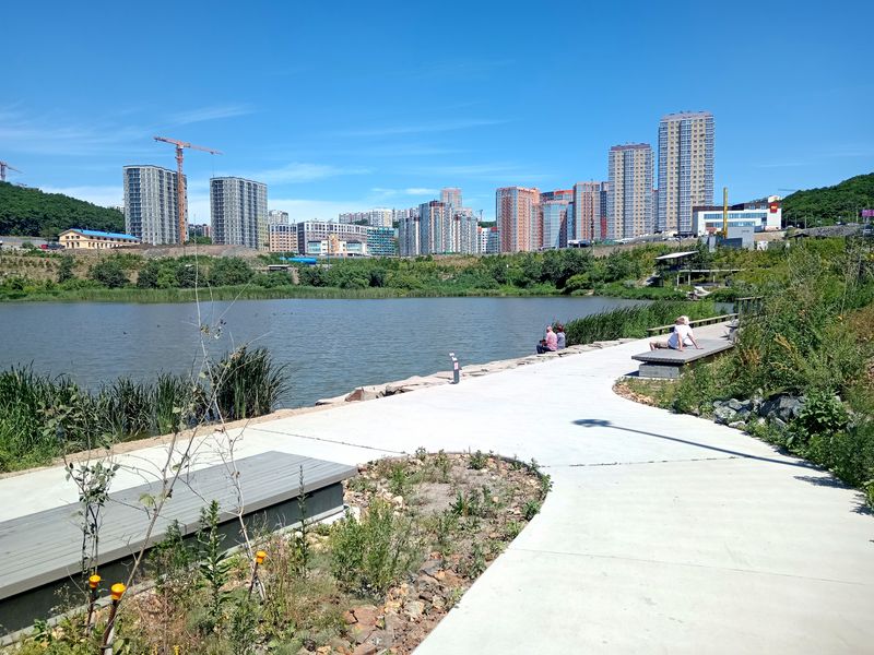 Озеро рядом с пляжем