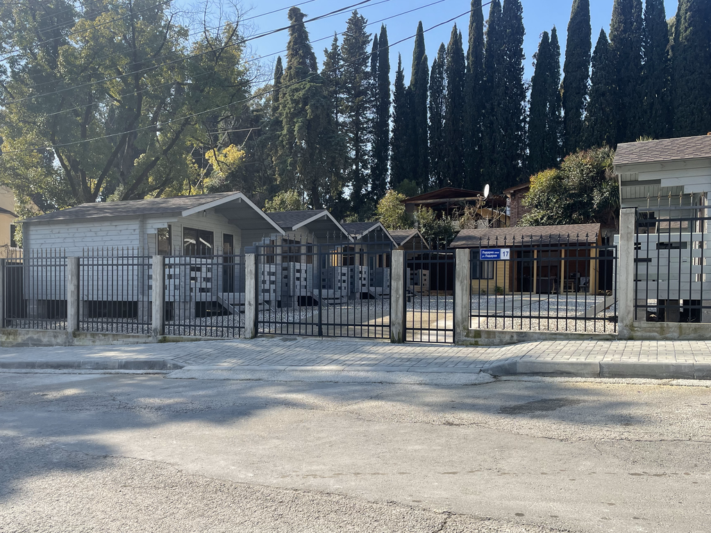 Четырёхместный номер полулюкс с прекрасным видом на горы и город