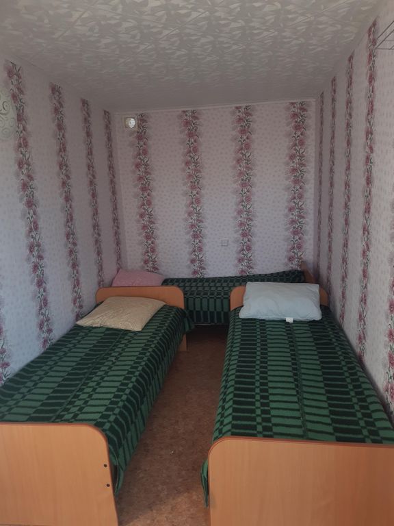 Двухместный номер с 2 отдельными кроватями трёхместная комната с отдельным входом