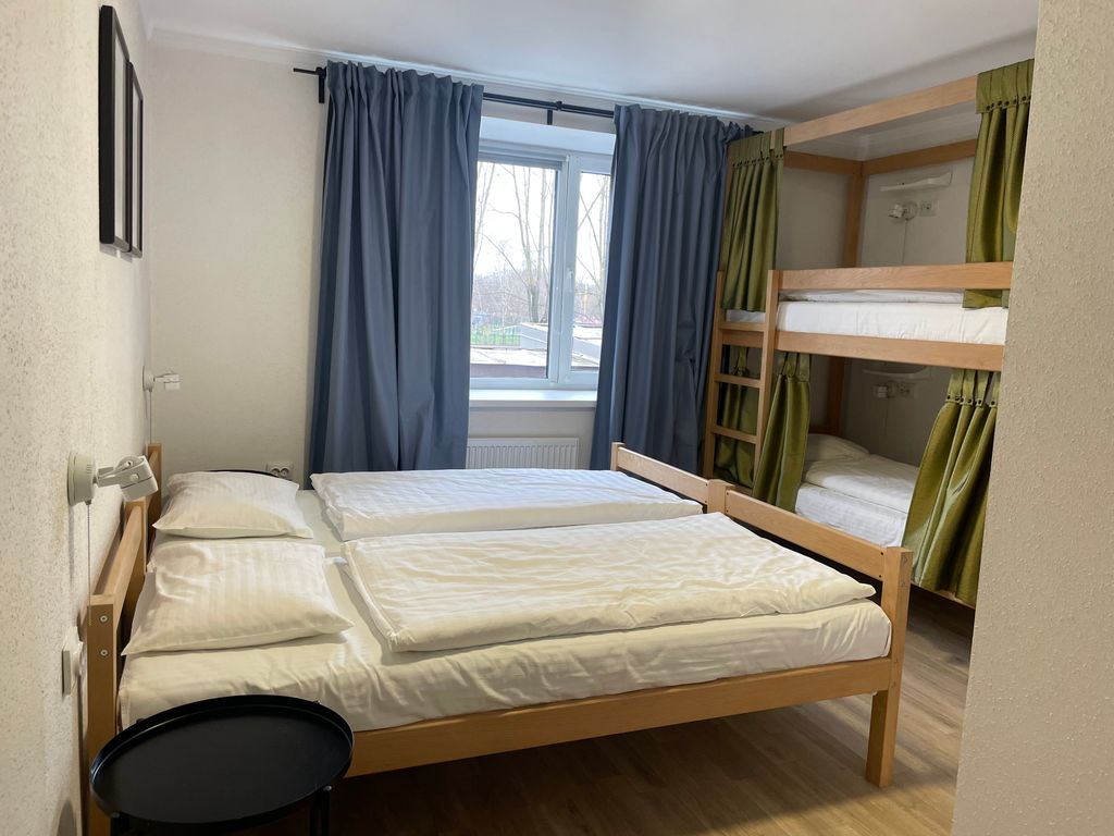 Четырёхместный номер семейный номер TWIN + двухъярусная кровать ( № 1)