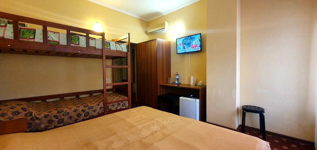 Двухместный номер с 2 отдельными кроватями улучшенный с видом на море № 33