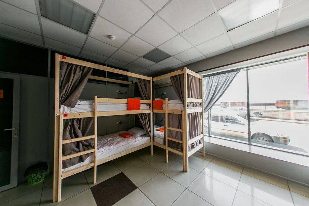 Многоместный смешанный номер с общей ванной комнатой