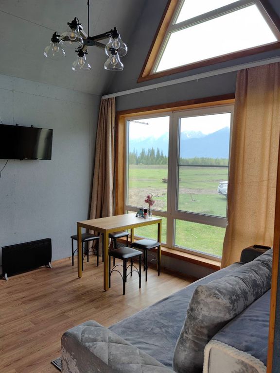 Отдельный дом благоустроенный с видом на горы