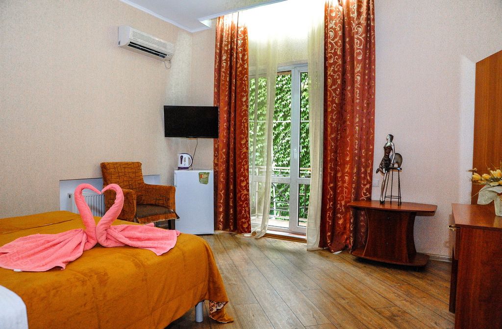 Двухместный номер с 1 кроватью Стандарт с балконом