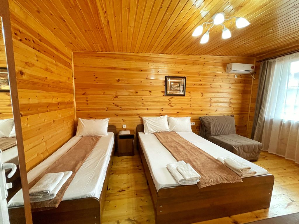 Четырёхместный номер полулюкс