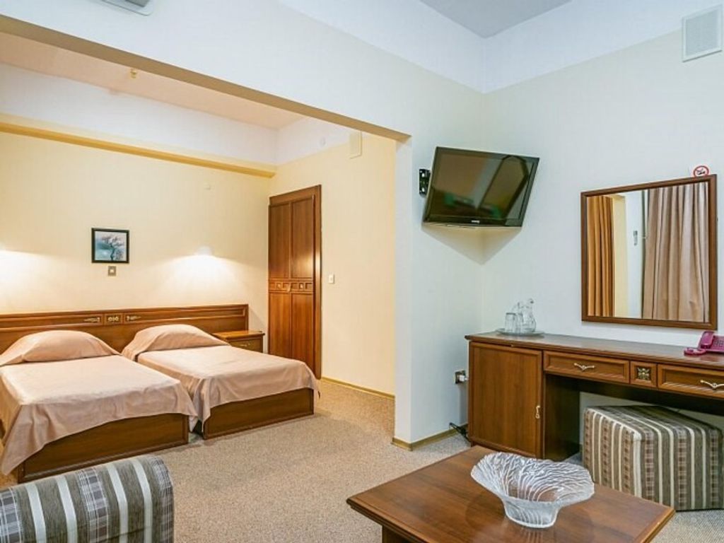 Двухместный номер с 1 кроватью или 2 раздельными полулюкс