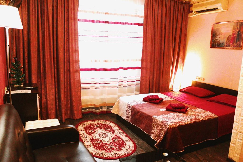 Двухместный номер с 1 кроватью №5 Комфорт Красный