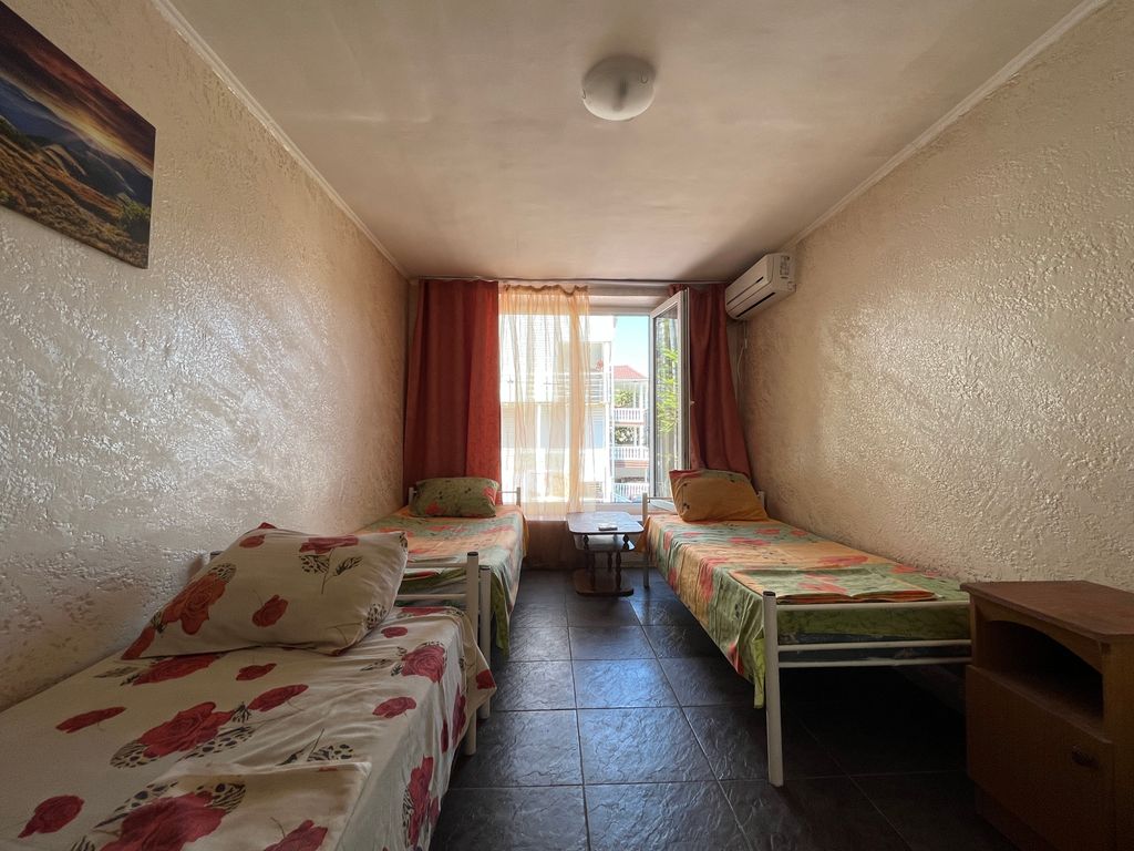 Трёхместный номер стандарт с отдельными кроватями