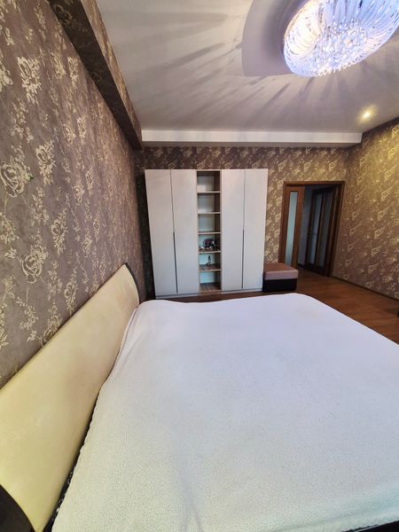 спальня с балконом, еврокровать