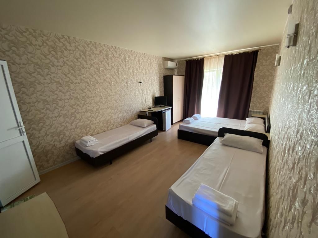 Четырёхместный номер с балконом