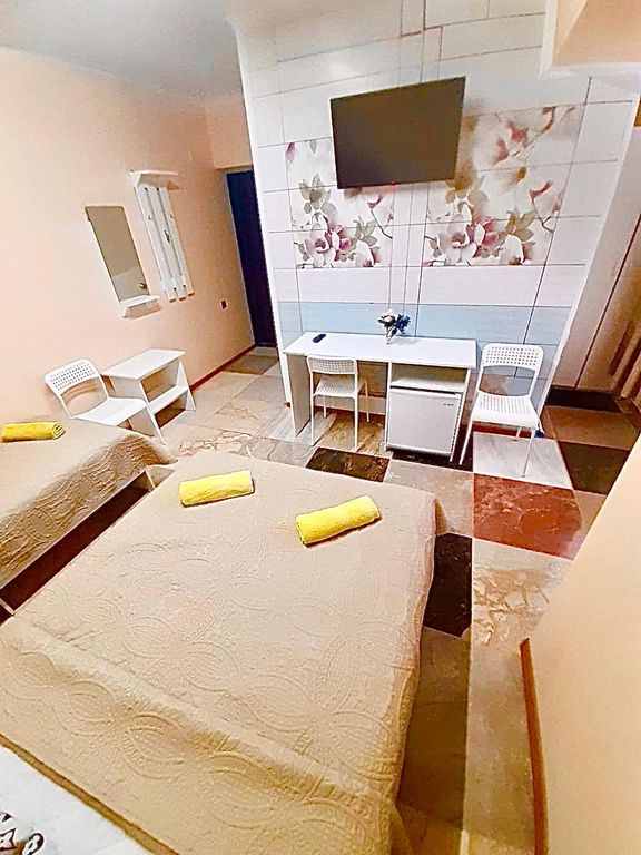 Трёхместный номер стандарт с видом на горы