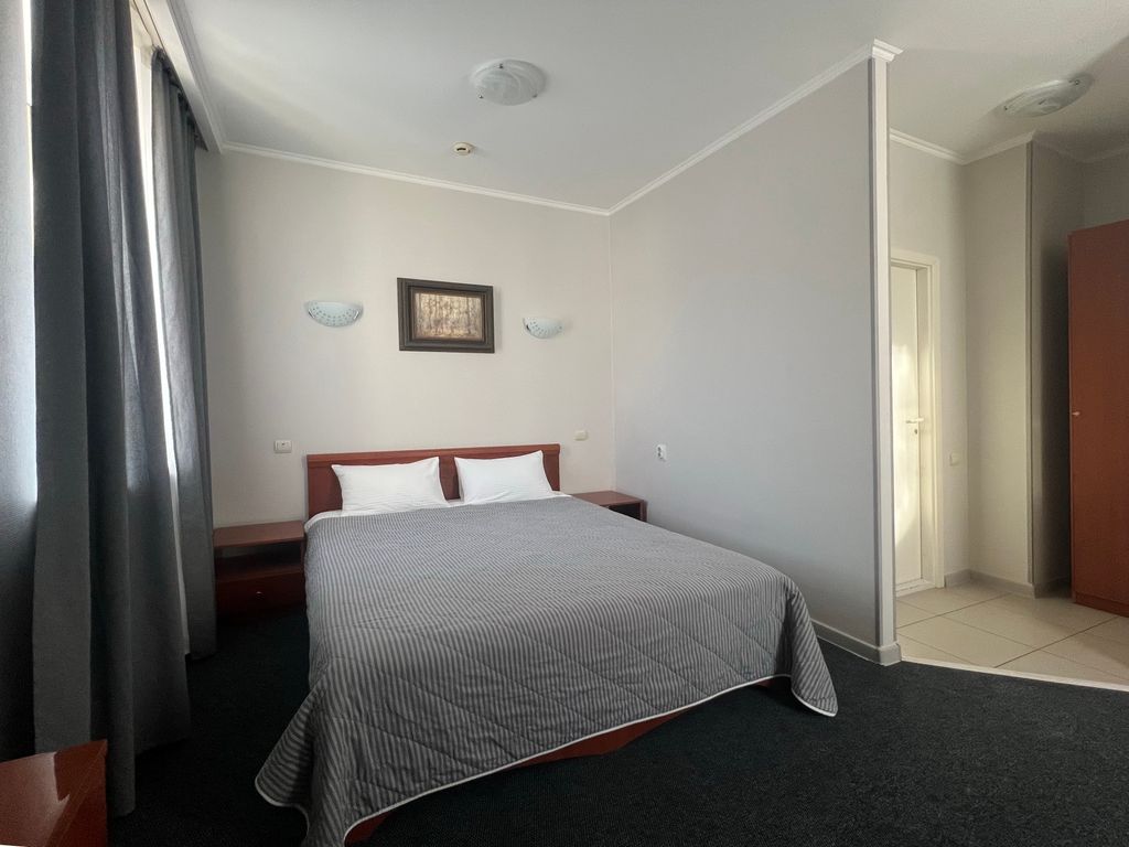 Двухместный номер с 1 кроватью полулюкс