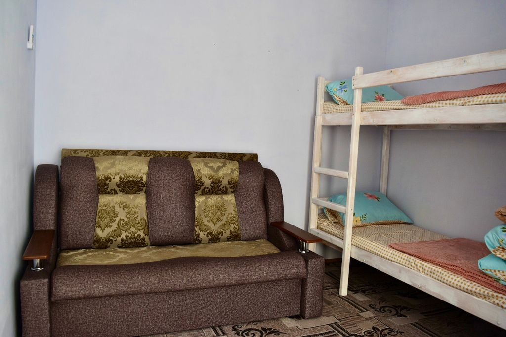 Четырёхместный номер с двухъярусной кроватью