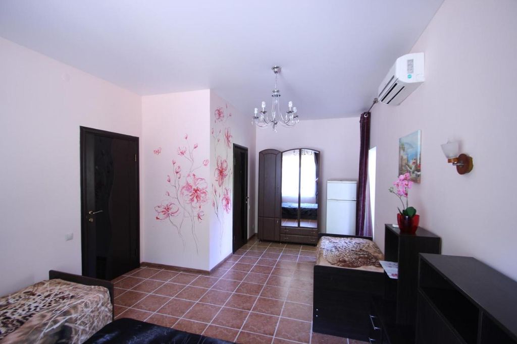 Четырёхместный номер стандарт с отдельным входом