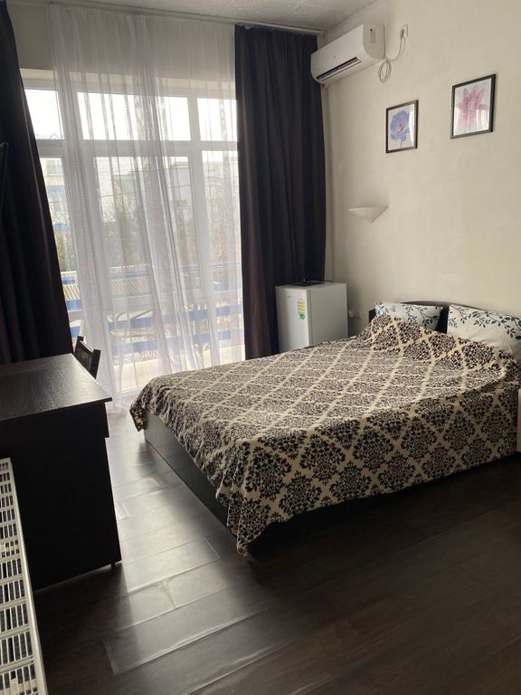 Двухместный номер с 1 кроватью (второй этаж)