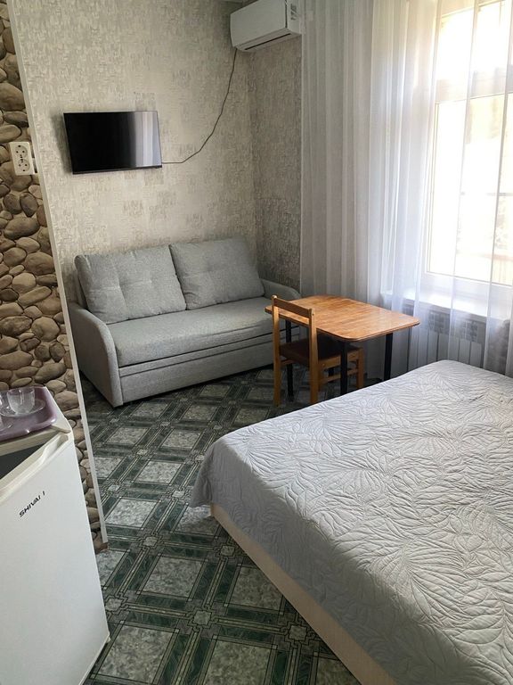 Трёхместный номер комфорт №6 двуспальная и односпальная кровать