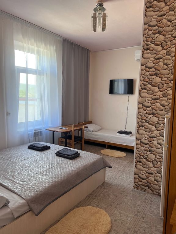 Трёхместный номер №9 комфорт с видом на море, горы