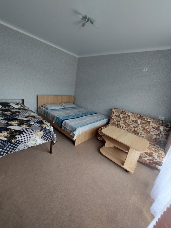 Трёхместный номер улучшенный с видом на горы