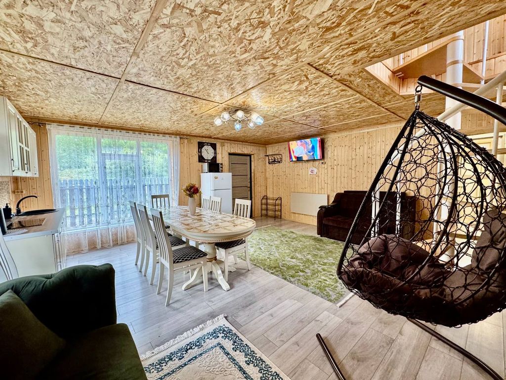 Дом Коттедж 8