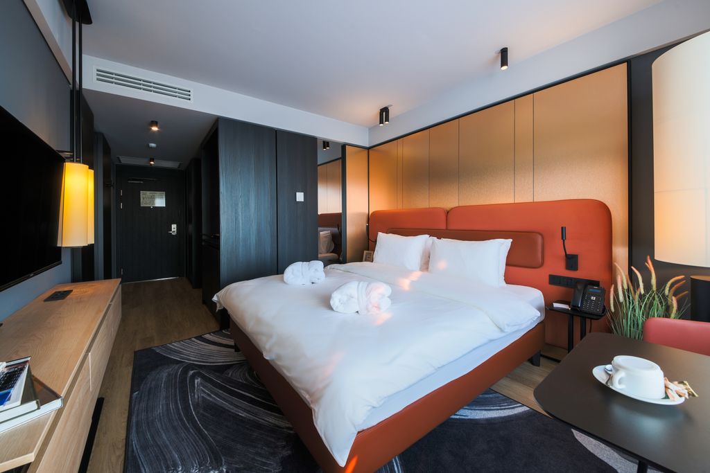 Апартаменты комфорт c 1 большой кроватью