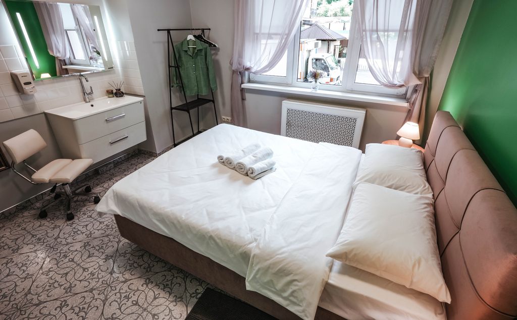 Двухместный номер с 1 кроватью и душевой кабинкой, санузел на этаже