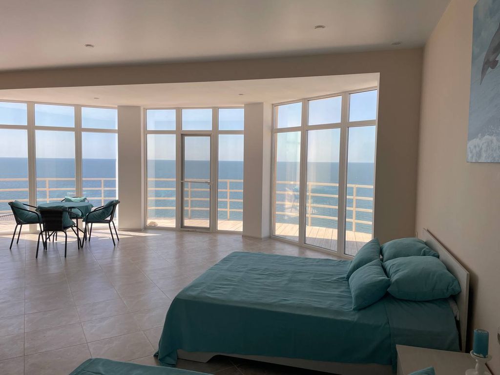 Семейный номер люкс с видом на море