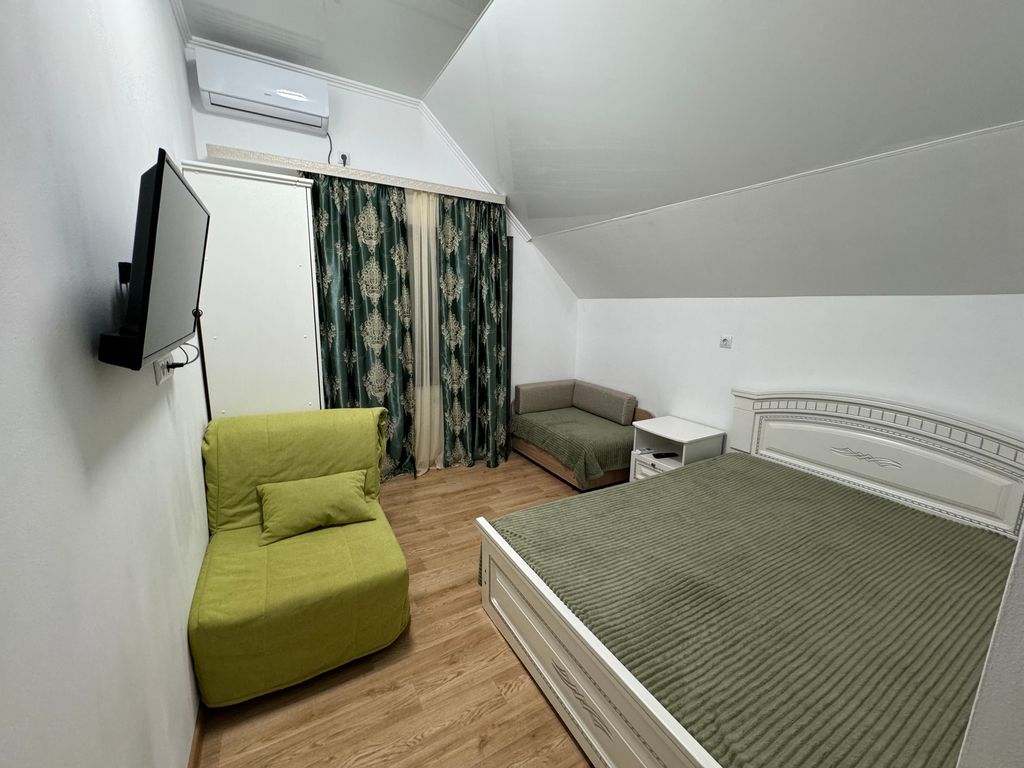 Четырёхместный номер Люкс 4-ех местный