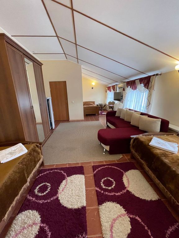 Четырёхместный номер стандарт с тремя раздельными кроватями 1 категории №14