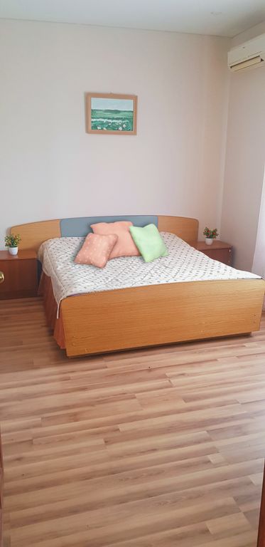 Трёхместный номер Люкс с одной большой кроватью