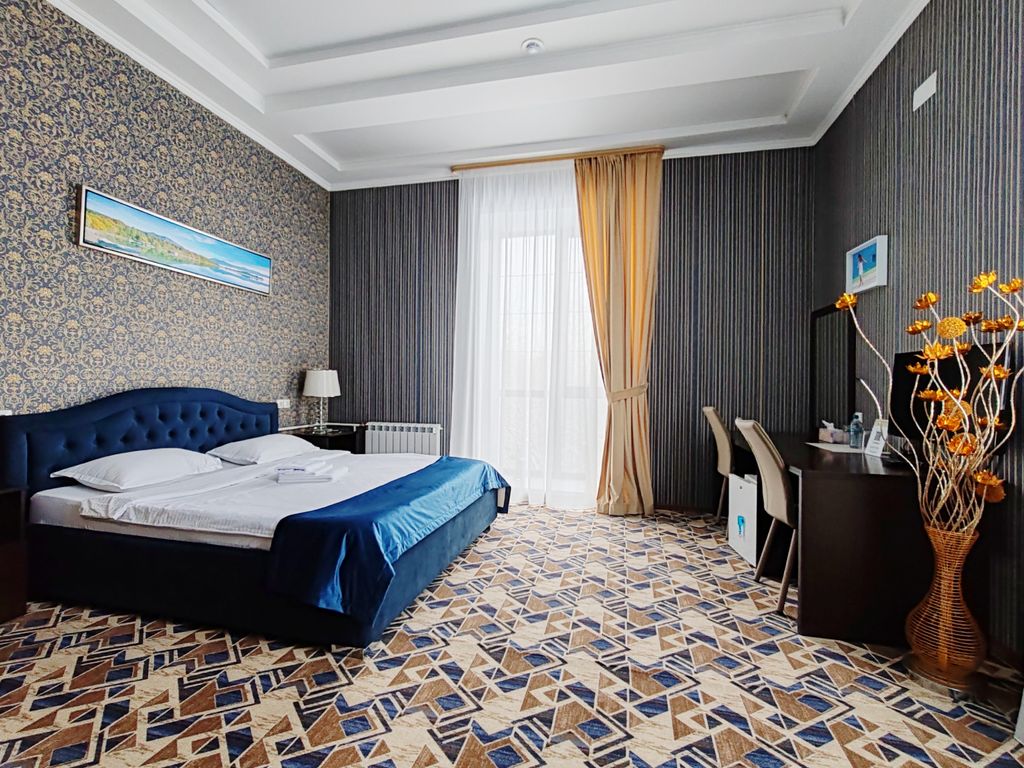 Двухместный номер с 1 кроватью полулюкс с диваном