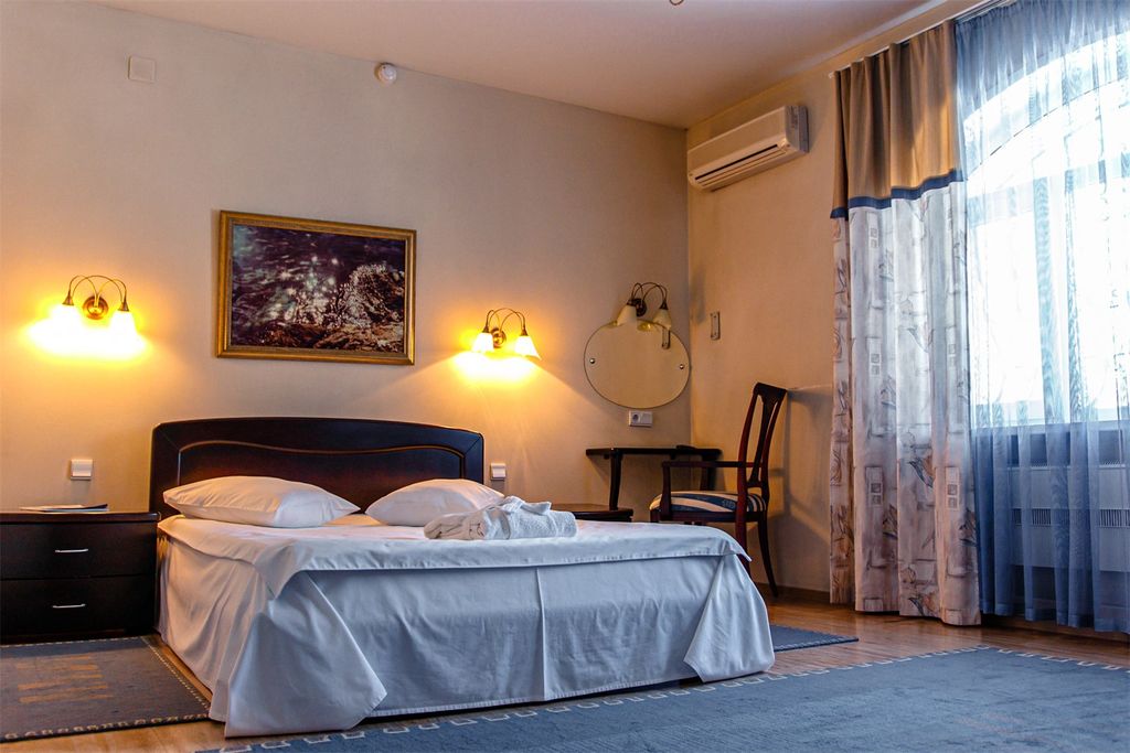 Двухместный номер с 1 кроватью "Полулюкс" №5