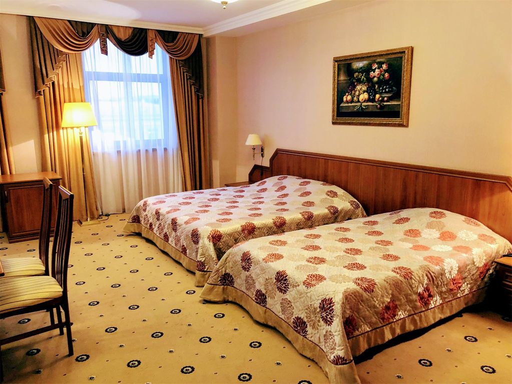 Семейный номер полулюкс с 2-мя кроватями