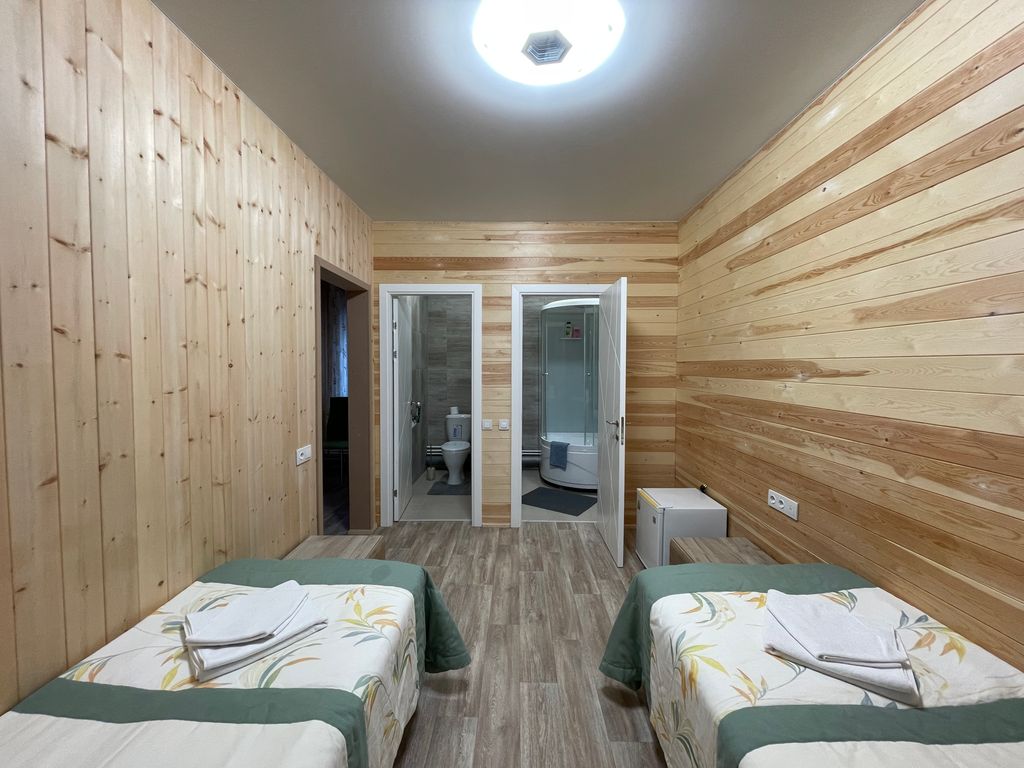 Двухместный номер с 2 отдельными кроватями улучшенный с видом на море