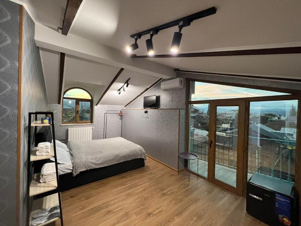 Двухместный номер с 1 кроватью студия с балконом