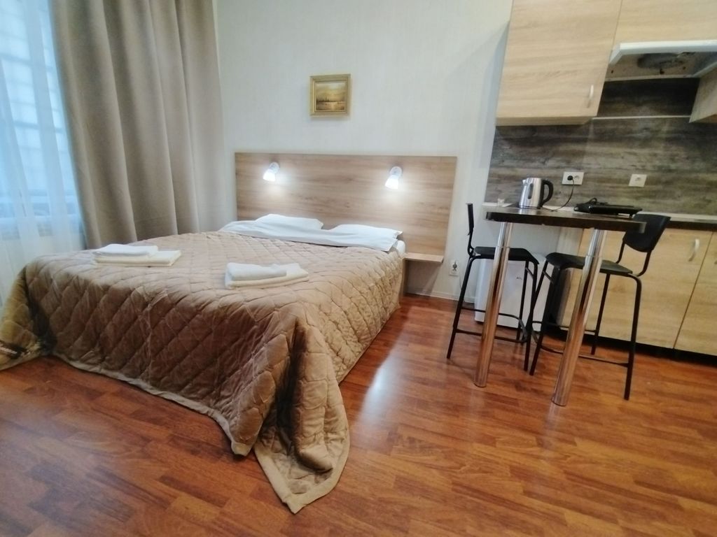 Семейный номер Studio с мини-кухней и видом во двор