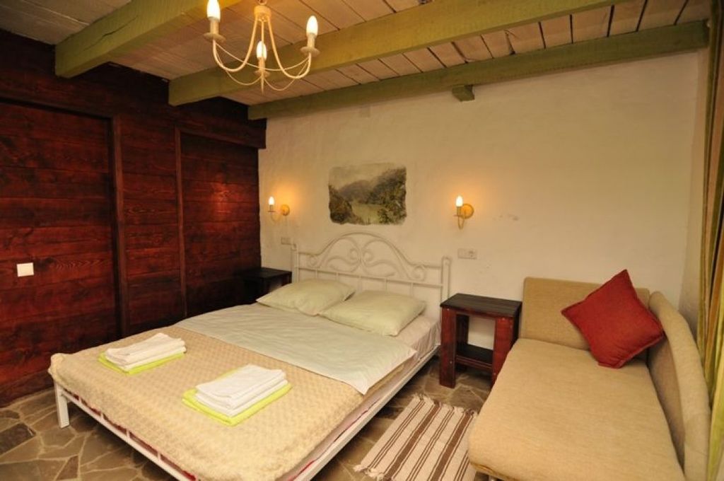 Двухместный номер с 1 кроватью Стандарт двухместный с одним дополнительным местом